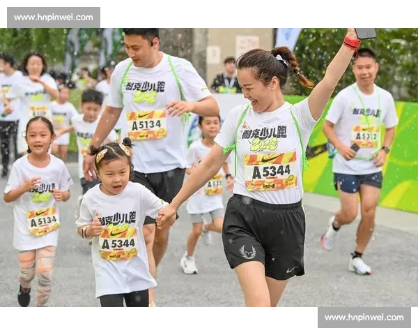 滨江赛道飞毛腿 马铭浩 15 分 33 秒夺上马少儿跑冠军 滨江赛道飞毛腿 马铭浩 15 分 33 秒夺上马少儿跑冠军